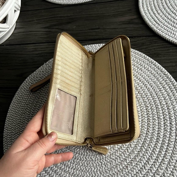 Michael Kors wristlet wallet - Picture 4 of 4